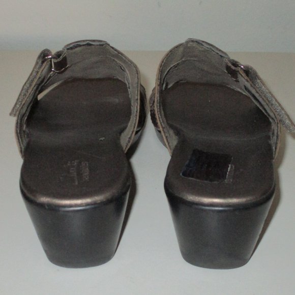 Clarks Bendables Womens Bronze Leather Wedge Sandal - Size 8M - Picture 5 of 7